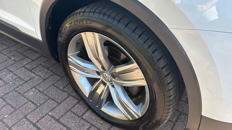 Volkswagen Tiguan 2.0 TDi 150 4Motion SEL 5dr DSG Diesel Estate